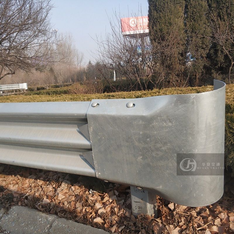 Roadway guardrail round r160 end section