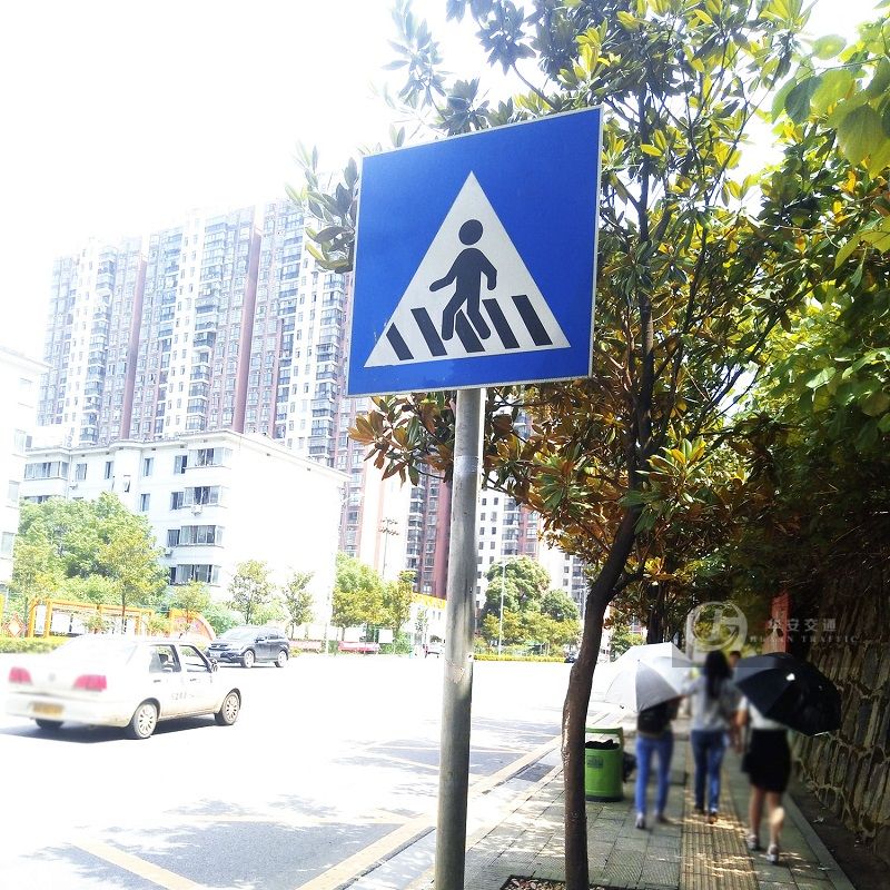 Single column traffic signs poles with board